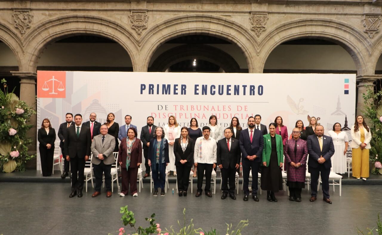 Representantes de tribunales de disciplina judicial durante su primer encuentro nacional en la Ciudad de México